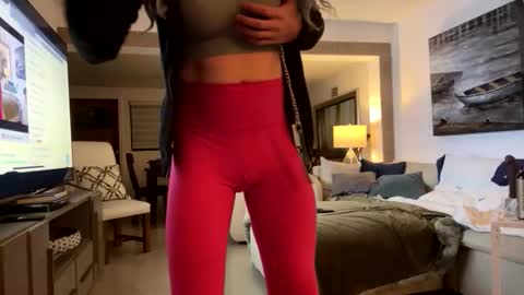 Sissy Isabella online show from February 7, 8:40 am