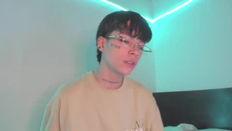 Snapshot of submissive_boyy_ chatting on December 14, 3:47 pm nico online show from December 14, 3:47 pm