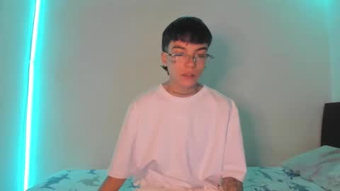 Snapshot of submissive_boyy_ chatting on December 26, 4:04 pm nico online show from December 26, 4:04 pm