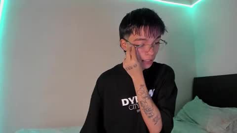 Snapshot of submissive_boyy_ chatting on January 2, 2:57 pm nico online show from January 2, 2:57 pm