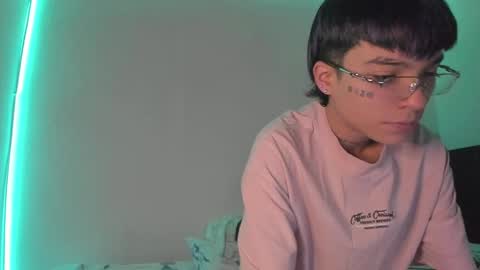 Snapshot of submissive_boyy_ chatting on January 19, 5:07 pm nico online show from January 19, 5:07 pm