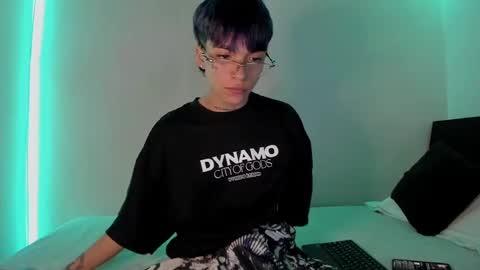 Snapshot of submissive_boyy_ chatting on February 8, 4:57 pm nico online show from February 8, 4:57 pm