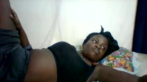 Snapshot of submissive_slut001 chatting on November 7, 9:09 am submissive_slut001 online show from November 7, 9:09 am