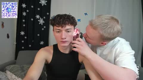 Snapshot of successful_kevin chatting on February 3, 8:03 pm Kevin online show from February 3, 8:03 pm