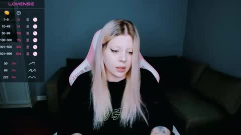 Snapshot of succubus_leslie chatting on March 3, 12:37 pm succubus_leslie online show from March 3, 12:37 pm