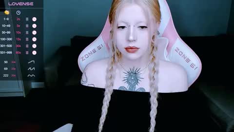 succubus_leslie online show from November 26, 10:44 pm