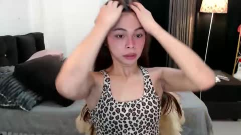 Snapshot of suckablechick chatting on February 18, 7:04 am Marry online show from February 18, 7:04 am