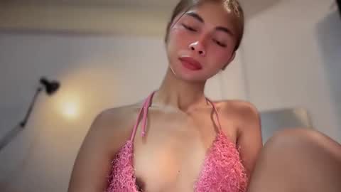 Snapshot of suckablechick chatting on February 19, 3:08 pm Marry online show from February 19, 3:08 pm