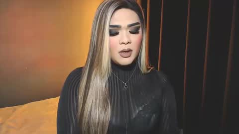 Snapshot of suckablecockoffreya chatting on December 8, 6:17 pm JADE ELYSE online show from December 8, 6:17 pm