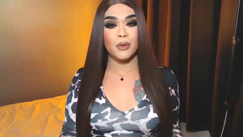 Snapshot of suckablecockoffreya chatting on February 9, 4:18 pm JADE ELYSE online show from February 9, 4:18 pm