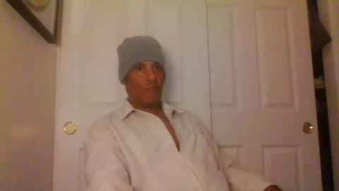 SUCKITU812 online show from November 5, 7:30 am