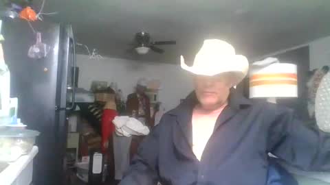 Snapshot of suckitu812 chatting on February 2, 8:24 am SUCKITU812 online show from February 2, 8:24 am