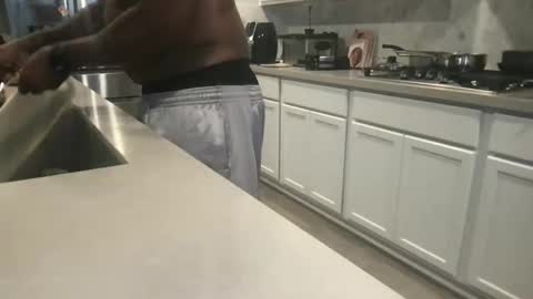 Snapshot of suckonthis318 chatting on January 14, 3:39 pm suckonthis318 online show from January 14, 3:39 pm