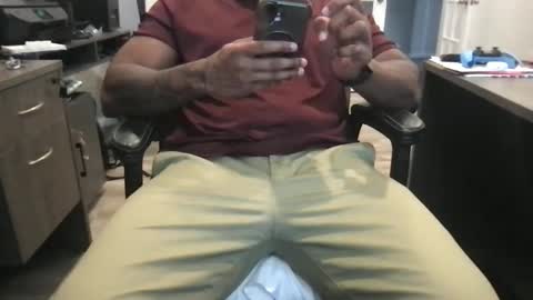 Snapshot of suckonthis318 chatting on February 18, 6:59 pm suckonthis318 online show from February 18, 6:59 pm