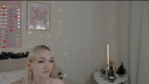 sue_everett online show from December 20, 12:38 pm