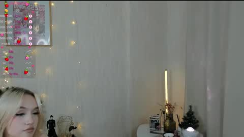 sue_everett online show from December 22, 12:05 pm