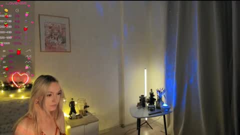 sue_everett online show from December 25, 12:47 pm