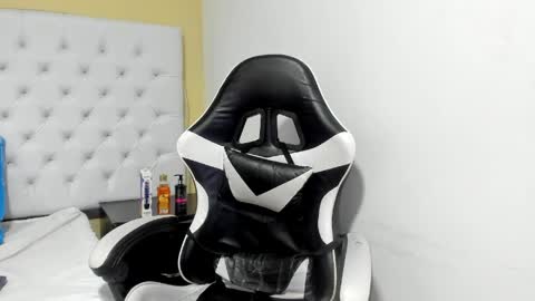 sue_stark online show from May 29, 3:26 am
