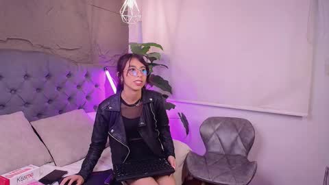 Snapshot of sugar_angel_ chatting on February 6, 1:25 pm ANGEL online show from February 6, 1:25 pm