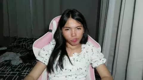sugar_holly96 online show from April 17, 1:03 pm
