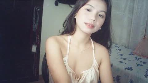 Rosiee online show from May 27, 7:00 pm
