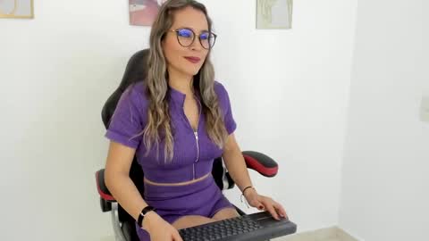 sugar_milff online show from December 20, 5:51 pm