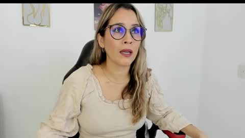 sugar_milff online show from March 11, 1:56 pm