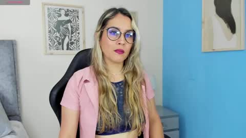 sugar_milff online show from May 25, 1:06 pm