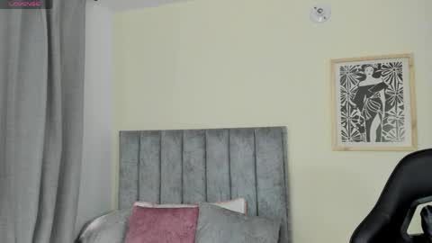 sugar_milff online show from May 26, 3:19 pm