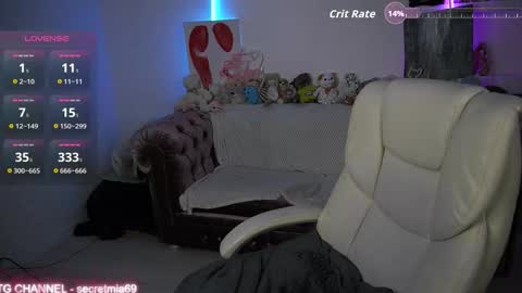 Mia online show from November 17, 9:48 am