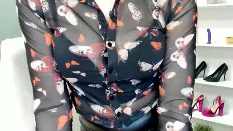 Snapshot of sugar_xmegan chatting on February 19, 8:43 am Megan online show from February 19, 8:43 am