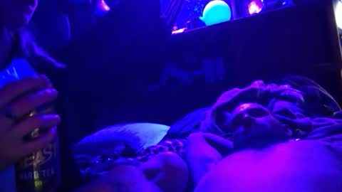 Sugarbush696 online show from March 18, 6:16 am