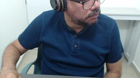 Snapshot of sugarhairybear chatting on July 8, 12:04 am Johnny online show from July 8, 12:04 am