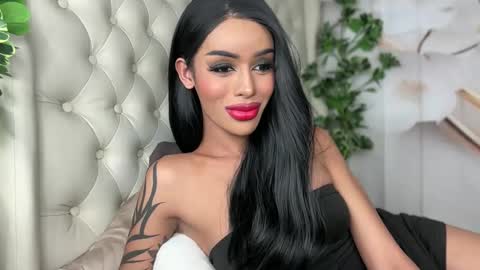 Snapshot of sugarhoneysw8 chatting on October 13, 5:07 am Jess online show from October 13, 5:07 am