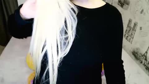 Snapshot of sugarkissx chatting on February 6, 10:02 pm sugarkissx online show from February 6, 10:02 pm