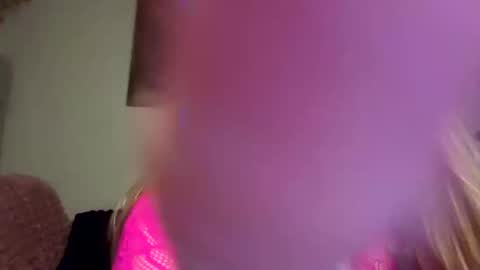 sugarrushxoxo online show from April 3, 4:43 am