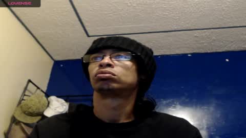 suggabrown_ online show from July 15, 11:04 am