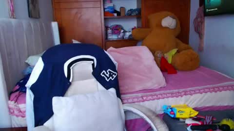 Snapshot of suggarbaby1 chatting on February 9, 10:11 pm Cami Back in 2 hours online show from February 9, 10:11 pm