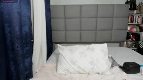 suhaila_suu online show from November 23, 11:48 pm