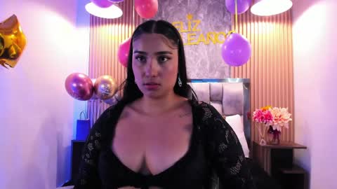 Snapshot of sulay_kim chatting on May 27, 1:57 am Sulay online show from May 27, 1:57 am