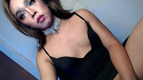sultry_sirenxx online show from June 24, 4:17 pm