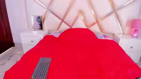 Snapshot of sulyclarck chatting on September 24, 8:23 pm Hot ebony online show from September 24, 8:23 pm