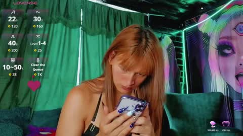 Snapshot of summer__xo chatting on April 18, 7:07 pm Summer online show from April 18, 7:07 pm