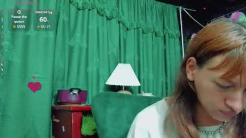 Snapshot of summer__xo chatting on April 28, 11:21 pm Summer online show from April 28, 11:21 pm
