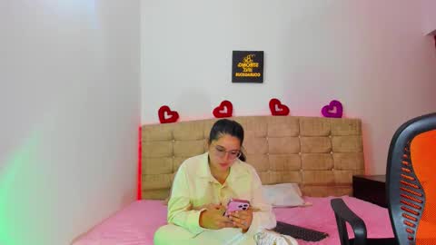 summer_girls01 online show from October 7, 11:02 pm