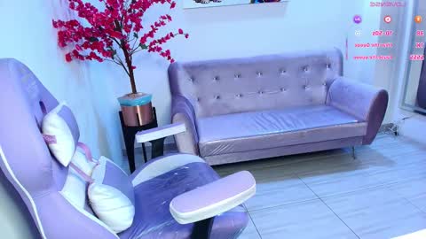 Snapshot of summer_miller chatting on November 5, 11:21 am summer_miller online show from November 5, 11:21 am