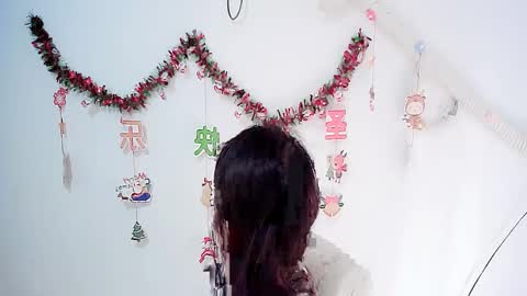 Snapshot of sun_yummy chatting on December 19, 4:13 am Lucis online show from December 19, 4:13 am