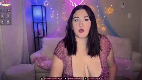 Snapshot of sundaemoon chatting on September 10, 2:22 am sundaemoon online show from September 10, 2:22 am