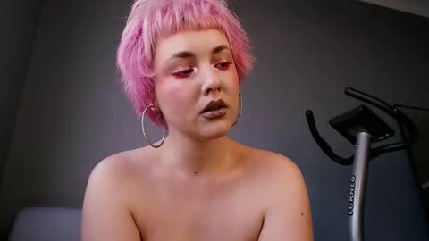 Nina online show from December 17, 12:33 pm