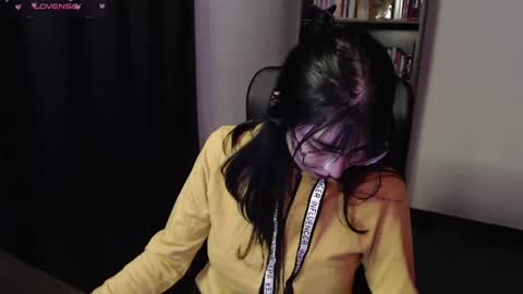 Snapshot of sunflower_uwu chatting on June 22, 12:45 am violetta online show from June 22, 12:45 am